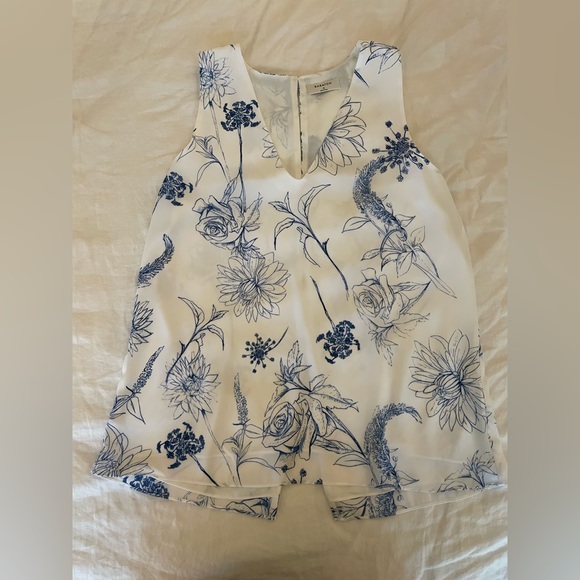 Aritzia, Babaton, size medium, sleeveless blouse - Picture 2 of 6